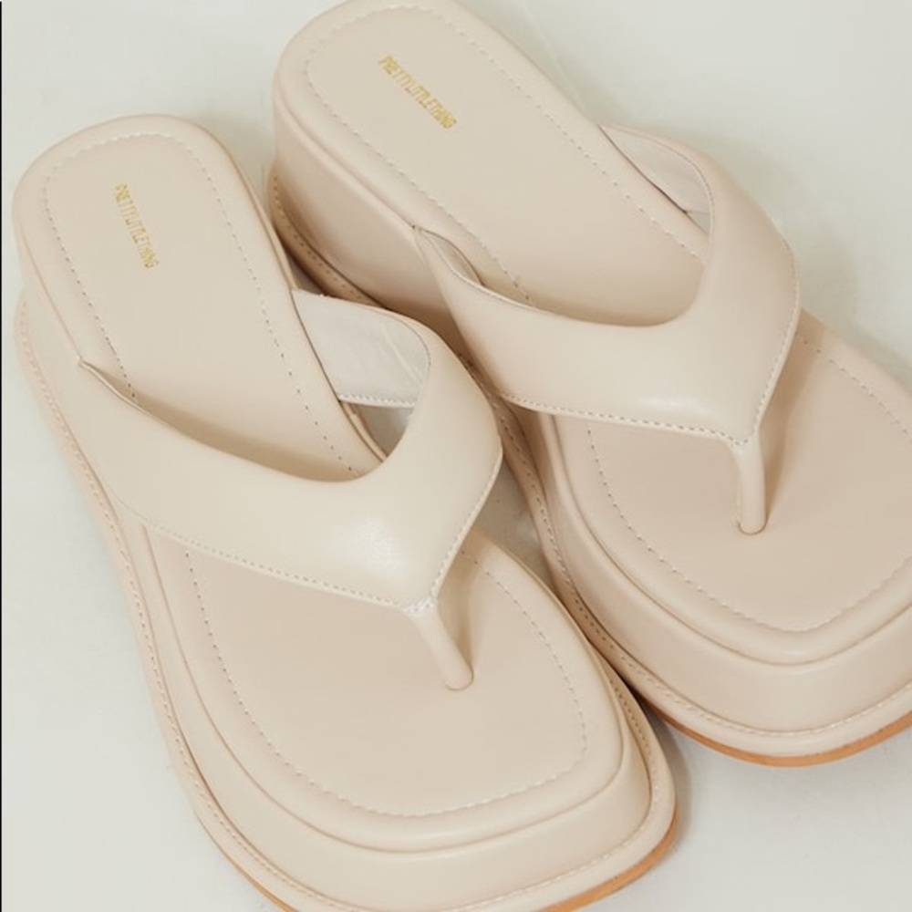 PLT Cream PU Toe Thong Platform Mule Sandals - Picture 4 of 6